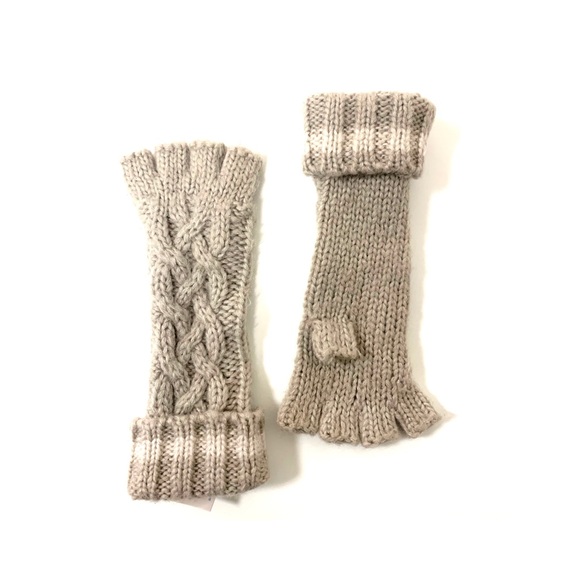 AERIE Cable Knit Fingerless Gloves - Picture 1 of 2